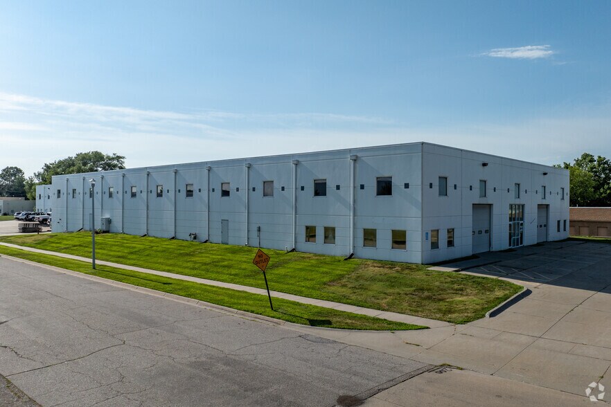 More Photos Of 2600 Kimco Ct, Lincoln Warehouse For Lease