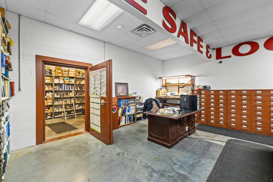 More Photos Of 622 N Central St, Knoxville General Retail For Sale