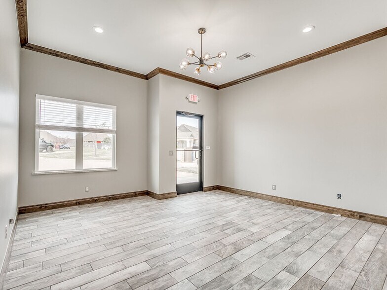 More Photos Of 15121 Traditions, Edmond Office For Lease