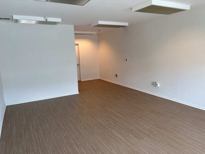 More Photos Of 285 Bel Marin Keys Blvd, Novato Light Manufacturing For Lease