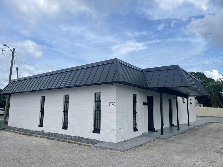 Primary Photo Of 1790 FL-436, Winter Park Veterinarian Kennel For Lease