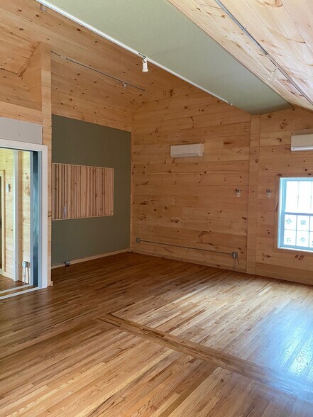 More Photos Of 1440 Woodmont Ln, Atlanta Loft Creative Space For Sale