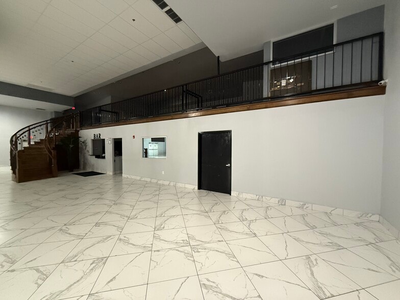 More Photos Of 1101 Bunton Creek Rd, Kyle Storefront Retail Office For Lease