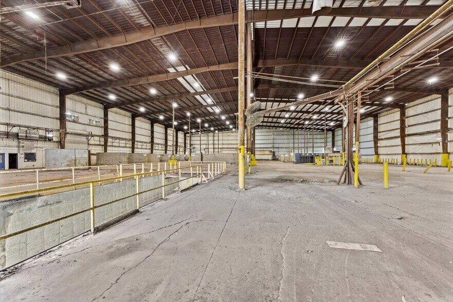 More Photos Of 1230 Pottertown Rd, Midway Distribution For Sale