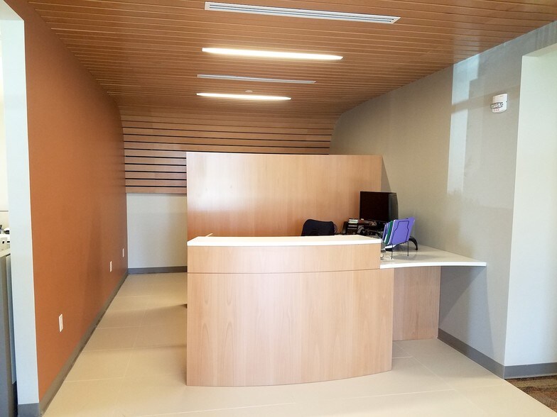 More Photos Of 1500 W Interstate 35, Denton Flex For Lease