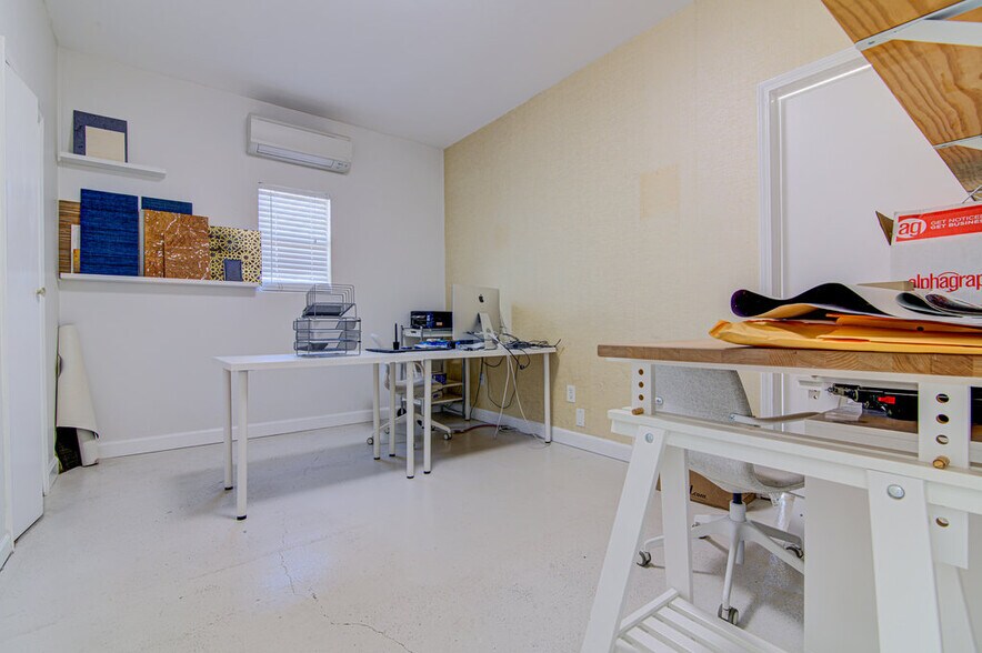 More Photos Of 5206 Beacon Dr, Austin Warehouse For Sale