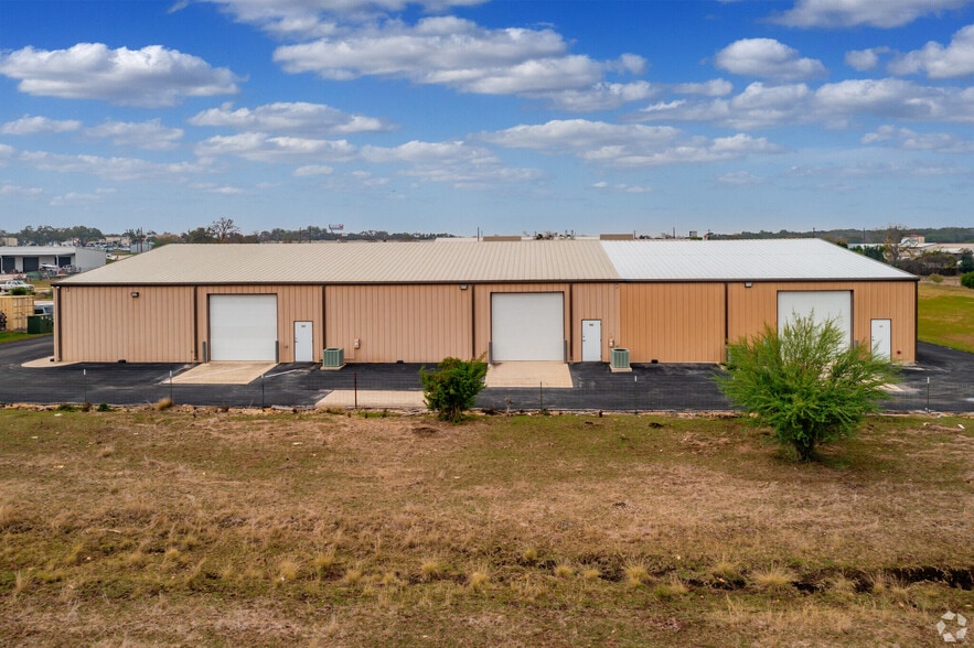 More Photos Of 179 Enterprise Pky, Boerne Flex For Lease