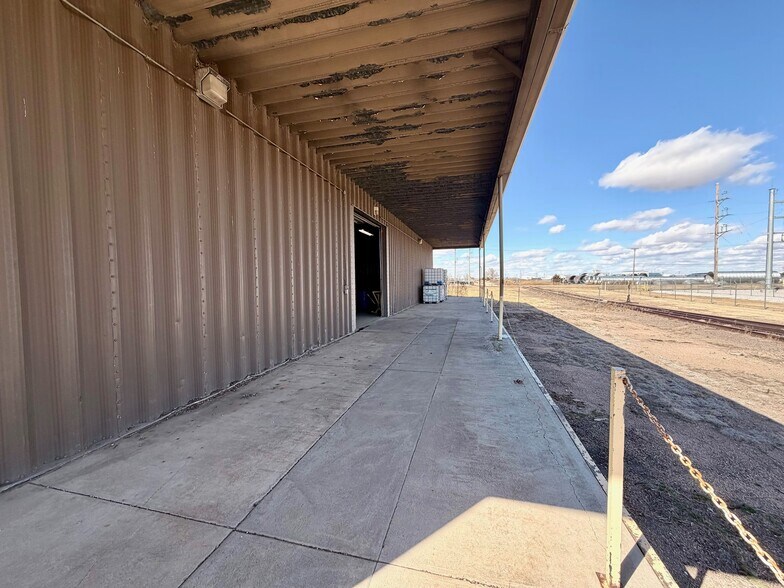 More Photos Of 4303 E 39th St, Kearney Warehouse For Sale