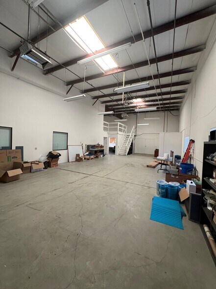 More Photos Of 401 Victor Way, Salinas Warehouse For Lease