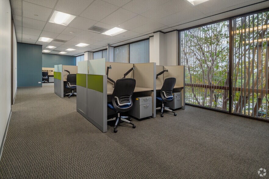 More Photos Of 11550 W IH-10, San Antonio Office For Lease