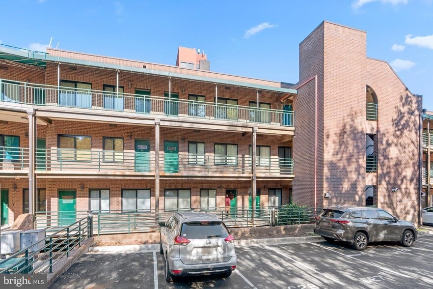 More Photos Of 7960-7990 Old Georgetown Rd, Bethesda Medical For Sale