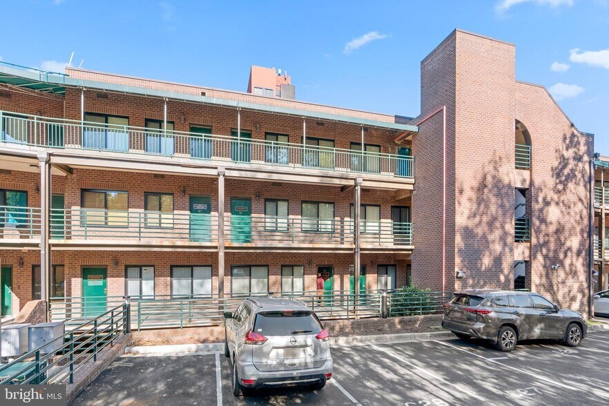 More Photos Of 7960-7990 Old Georgetown Rd, Bethesda Medical For Sale