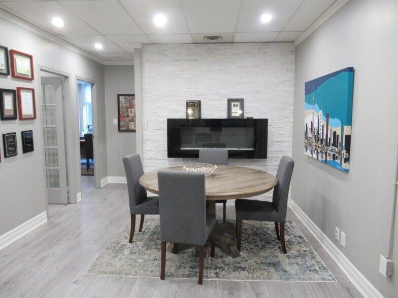 More Photos Of 120 Carlton St, Toronto Office For Sale