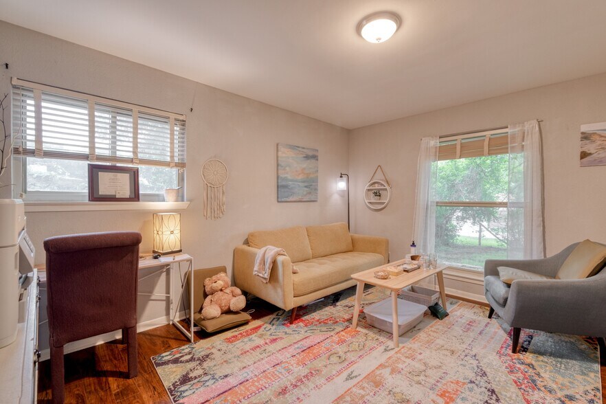 More Photos Of 13803 Ann Pl, Austin Office For Sale