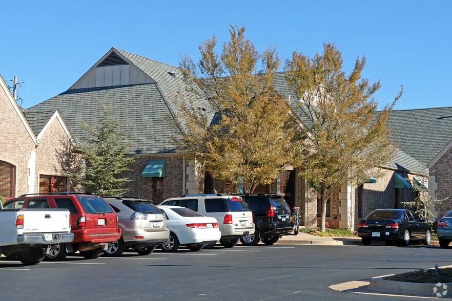 More Photos Of 13308 N Macarthur Blvd, Oklahoma City Office For Sale