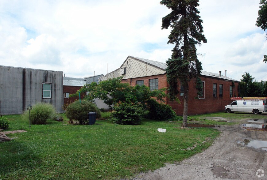 More Photos Of 25 W 4th St, Bridgeport Service For Lease