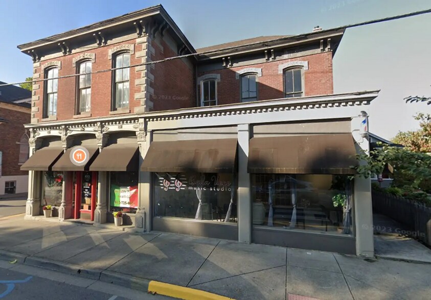 More Photos Of 1001 Vincennes St, New Albany Storefront For Lease
