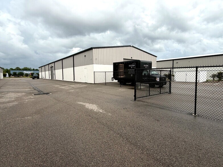 More Photos Of 4708 Lena Rd, Bradenton Warehouse For Sale