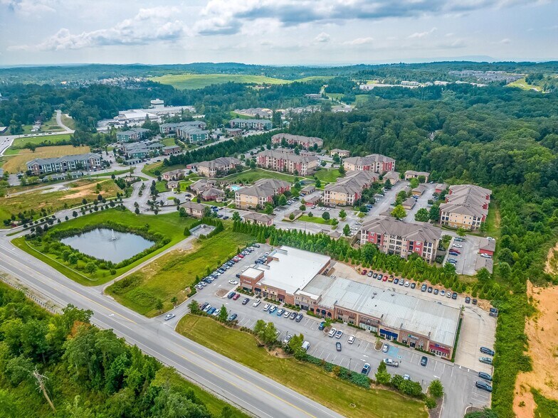 More Photos Of 5243 Little Debbie Pky, Ooltewah Storefront For Lease