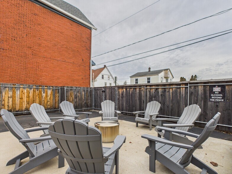 More Photos Of 913 Arch St, Williamsport Restaurant For Sale