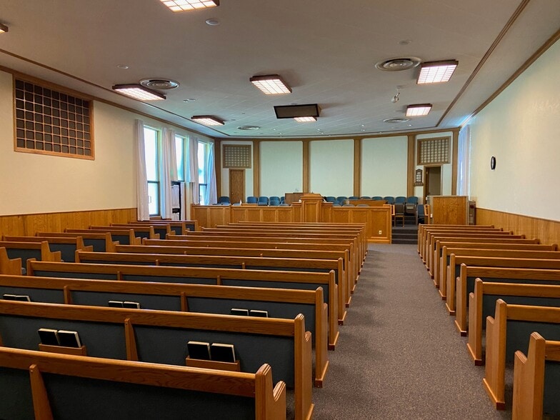 More Photos Of 1533 Market St, Springfield Religious Facility For Sale