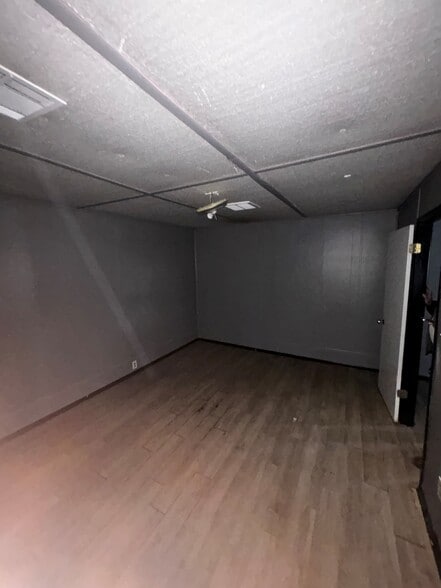 More Photos Of 368 A SH 75 N, Huntsville Freestanding For Lease