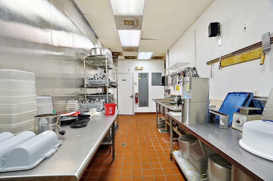 More Photos Of 2535 Main St, Leesburg Restaurant For Sale