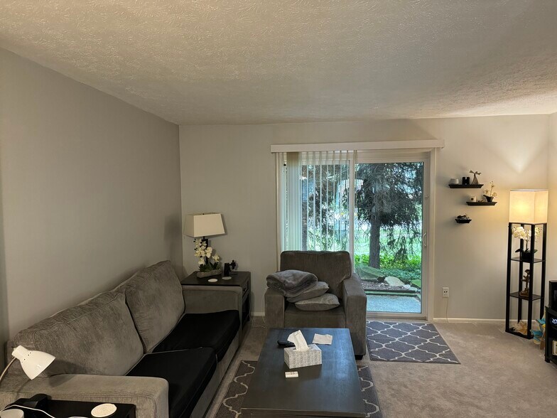 More Photos Of 1400 Ranchland Dr, Mayfield Heights Apartments For Sale