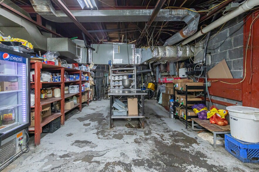 More Photos Of 113 W Broadway, Salem Restaurant For Sale