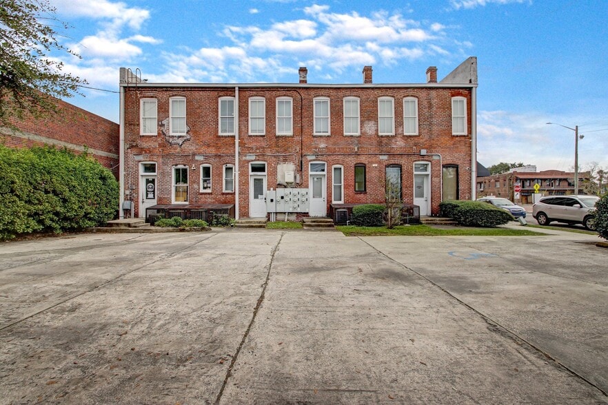 More Photos Of 1700-1712 N Main St, Jacksonville Storefront Retail Residential For Lease