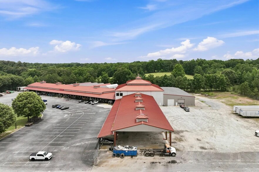 More Photos Of 4336 Cornelia Hwy, Lula Freestanding For Lease
