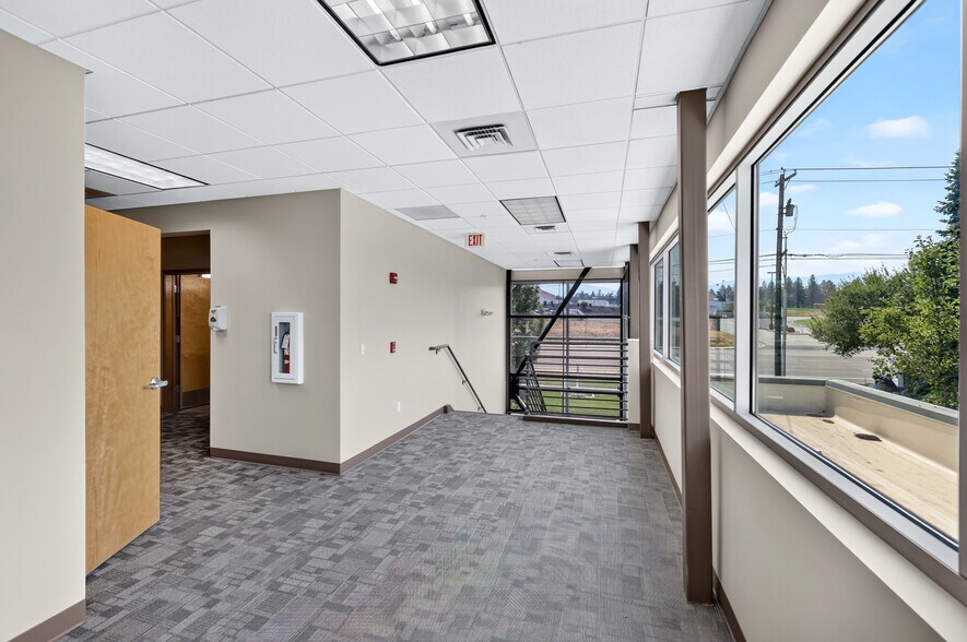 More Photos Of 2208 N Swing Ln, Liberty Lake Medical For Lease