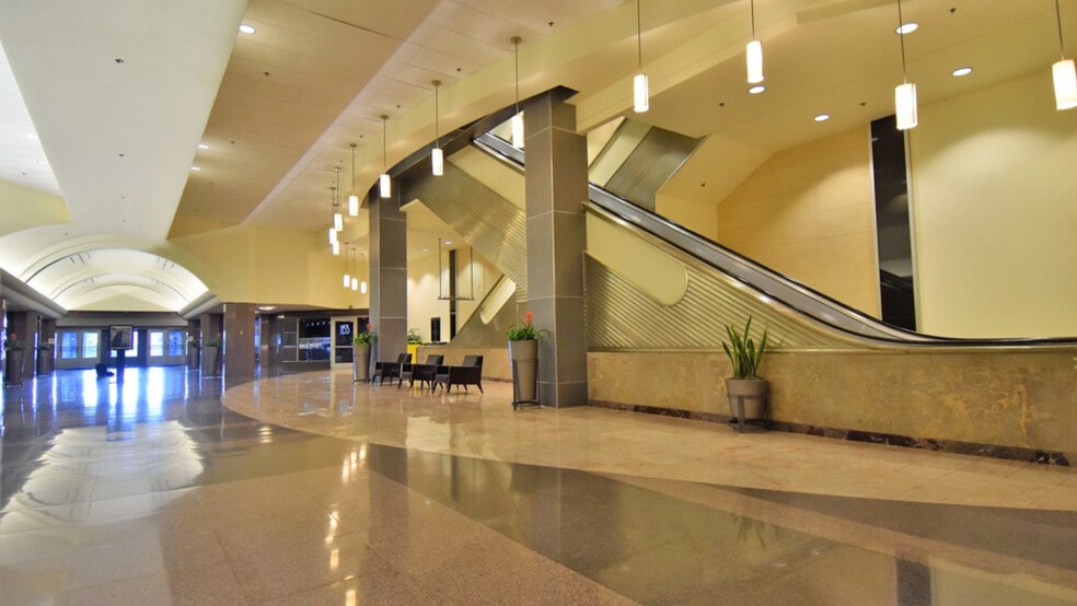 More Photos Of 960 Main St, Hartford Office For Lease