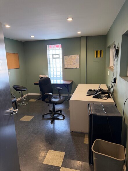 More Photos Of 30744 Groesbeck Hwy, Roseville Manufacturing For Sale