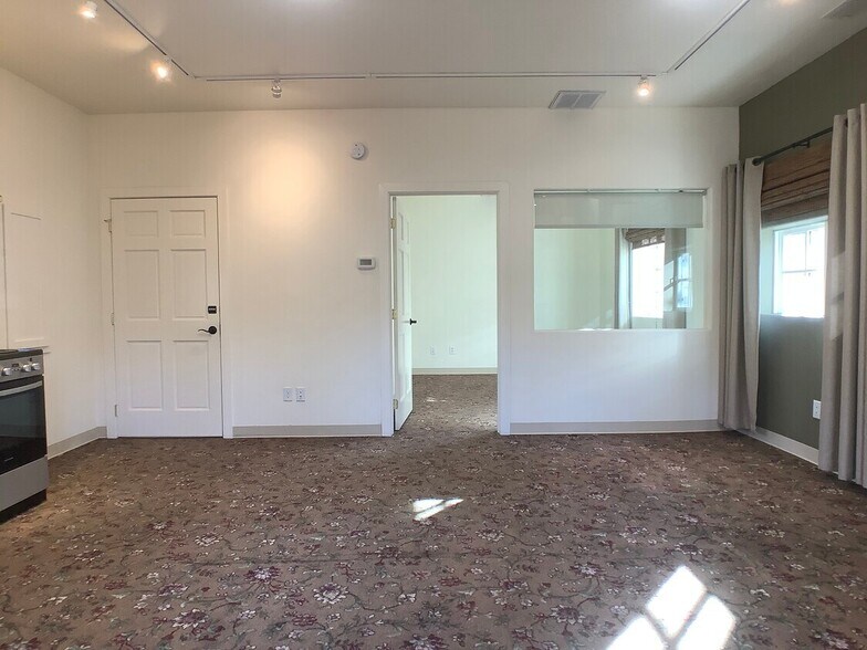 More Photos Of 40 Church St, Ashland Office Residential For Lease
