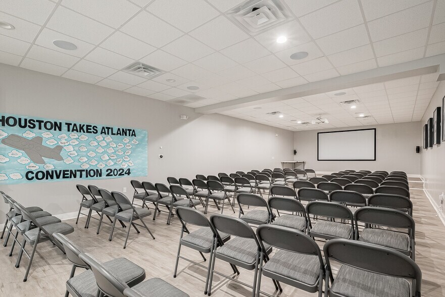 More Photos Of 9634 Huffmeister Rd, Houston Medical For Sale