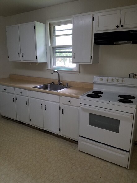 More Photos Of 4 Nicholson Dr, Pasadena Apartments For Sale
