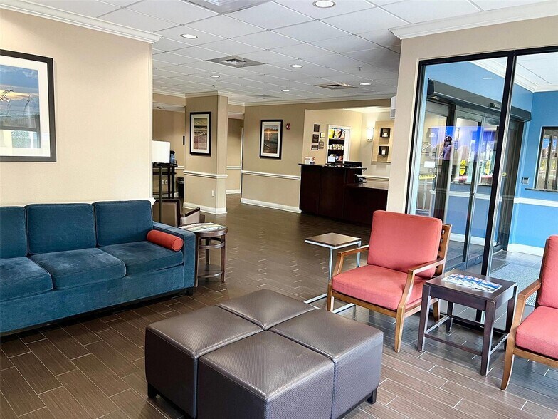 More Photos Of 137 Miracle Strip Pky SW, Fort Walton Beach Hotel For Sale