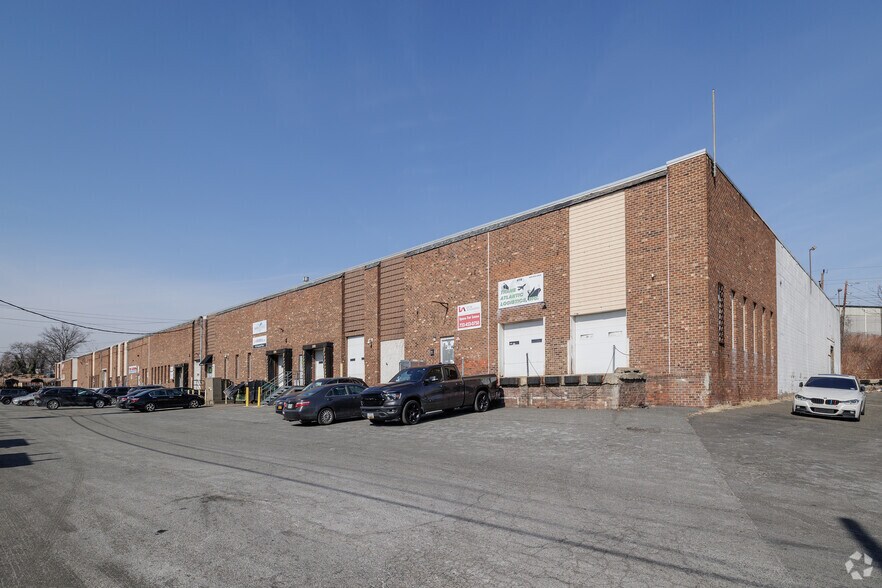 Primary Photo Of 467-475 Mundet Pl, Hillside Warehouse For Lease