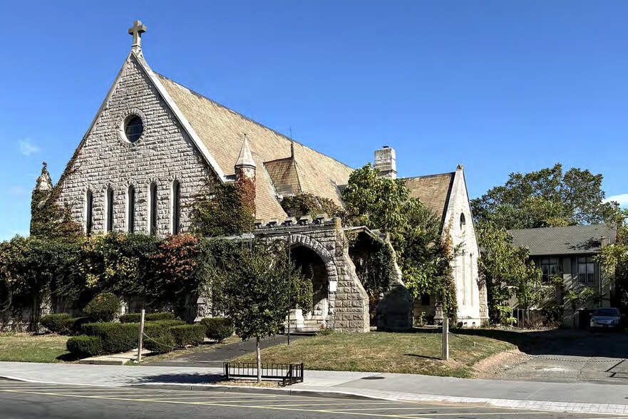 More Photos Of 422 Main St, East Orange Religious Facility For Sale
