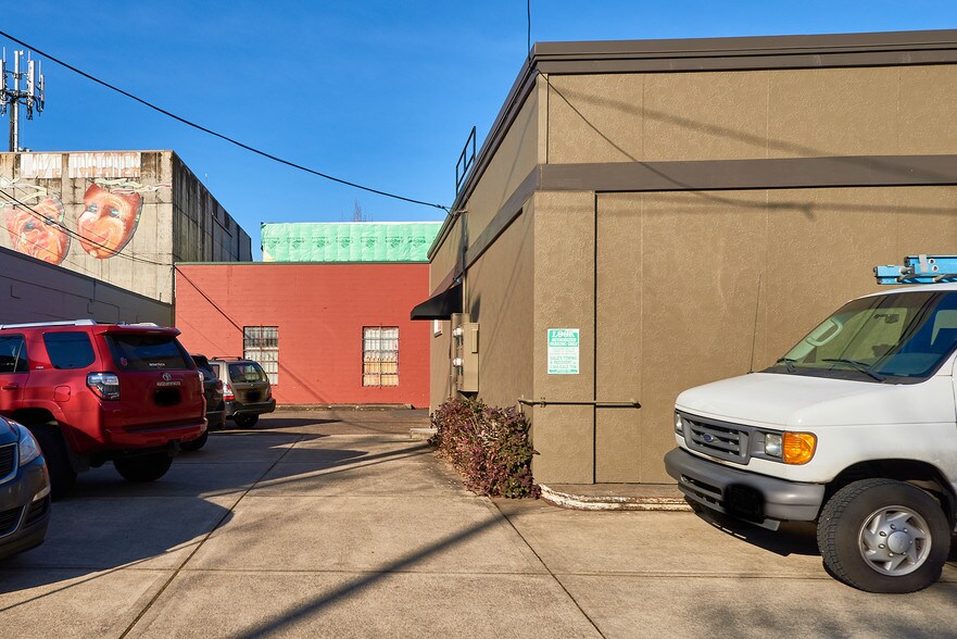 More Photos Of 640 NE 3rd St, Mcminnville Office For Lease