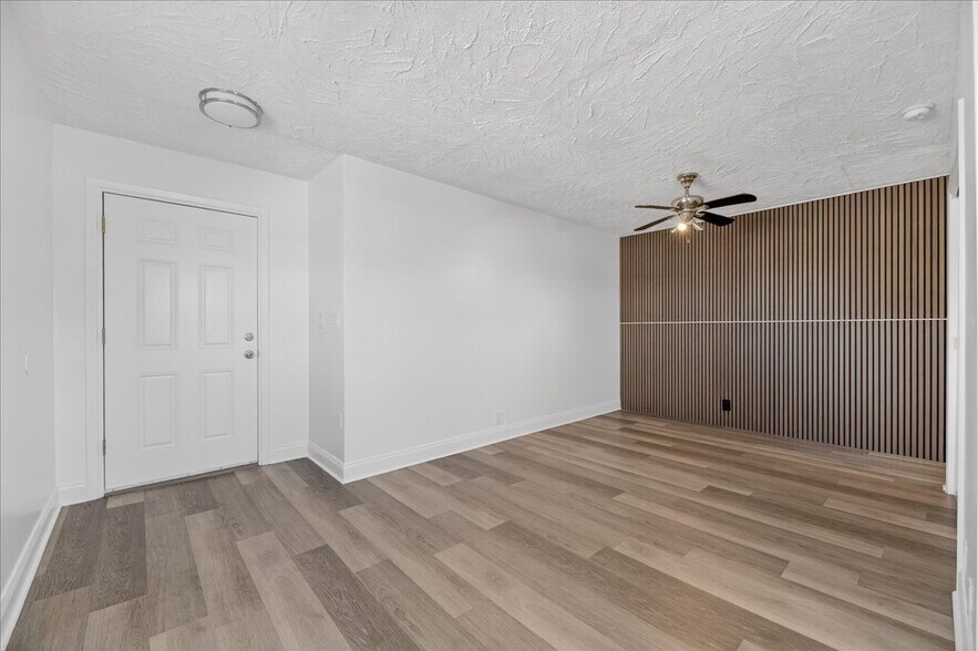 More Photos Of 523 72nd Ave, St Pete Beach Hotel For Sale