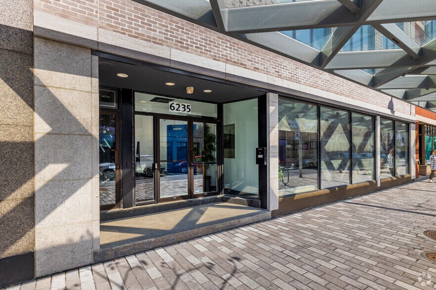 More Photos Of 6233-6235 Rue Saint-Hubert, Montréal Storefront Retail Residential For Sale