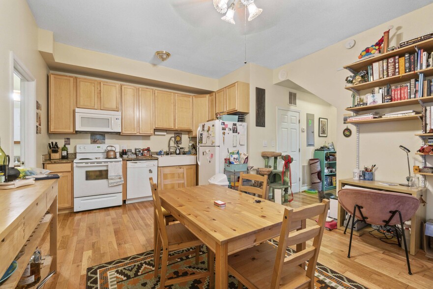 More Photos Of 5011 Roland Ave, Baltimore Apartments For Sale