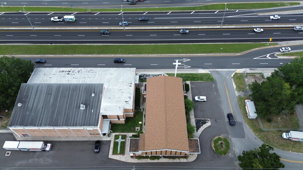 More Photos Of 6612 Arlington Expy, Jacksonville Schools For Lease