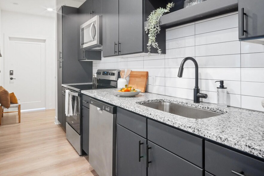 More Photos Of 713 Richmond Ave, Houston Apartments For Lease