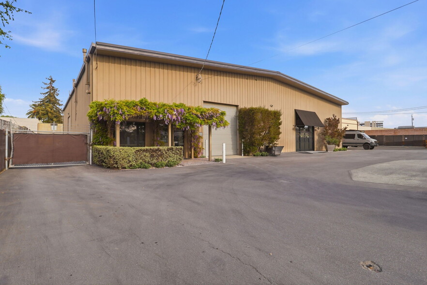Primary Photo Of 741-751 Barron Ave, Redwood City Warehouse For Lease