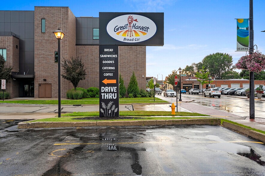 More Photos Of 802 George St, De Pere Freestanding For Sale