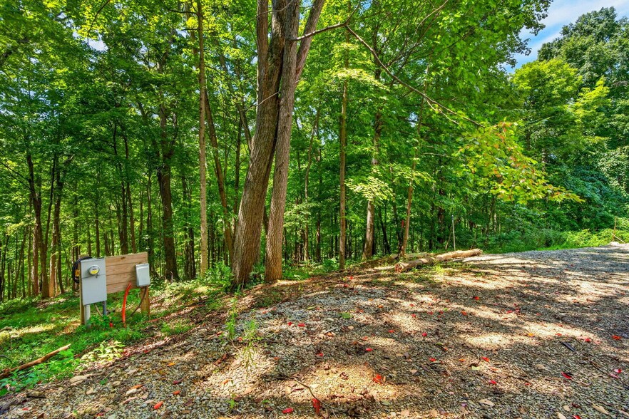 More Photos Of 21360 State Route 327, Laurelville Specialty For Sale