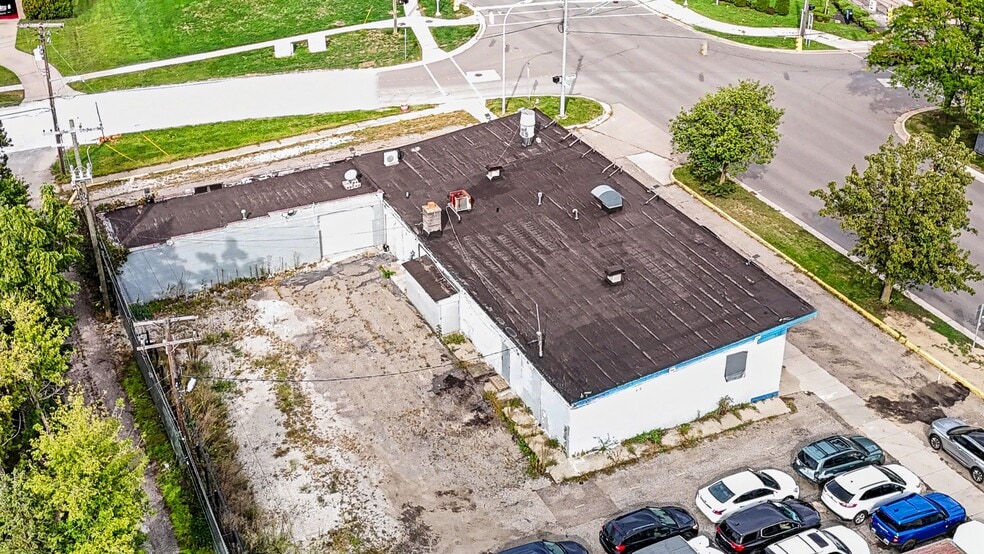 More Photos Of 1010 S Gratiot Ave, Mount Clemens Auto Repair For Sale